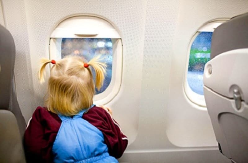 Enfant non accompagné dans l'avion : le guide