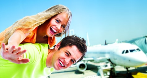 8 activités pour s'amuser dans l'avion et passer le temps en couple ou avec ses amis.