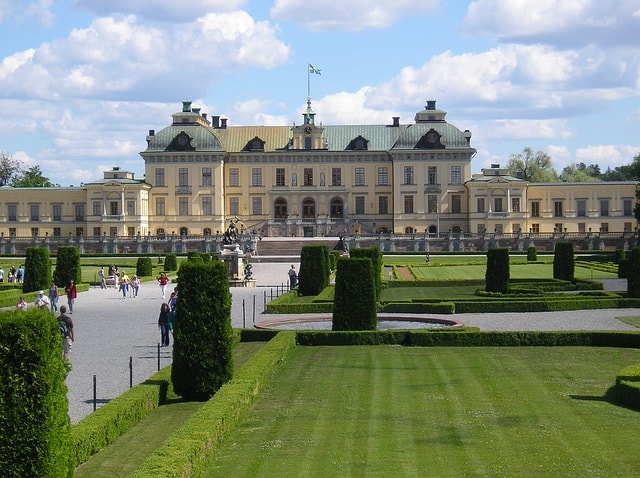 Le magnifique palais de Drottningholm à Stockholm.