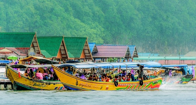 Village flottant très coloré à Bangkok.